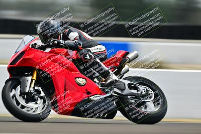 media/Apr-18-2025-TrackDaz (Fri) [[45f5874c44]]/B Group/Session 4 (Turn 6 - Outside)/